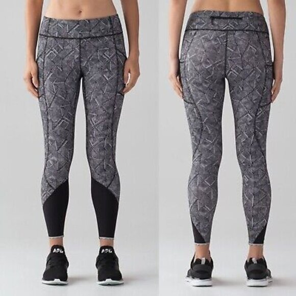Lululemon Tight Stuff Tight II (25") Formation Alpine White Black - Picture 1 of 9